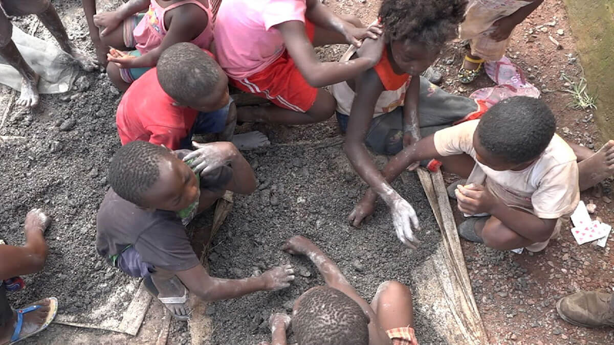 Children working in a Congolese cobalt mine. Photo: Sky News.