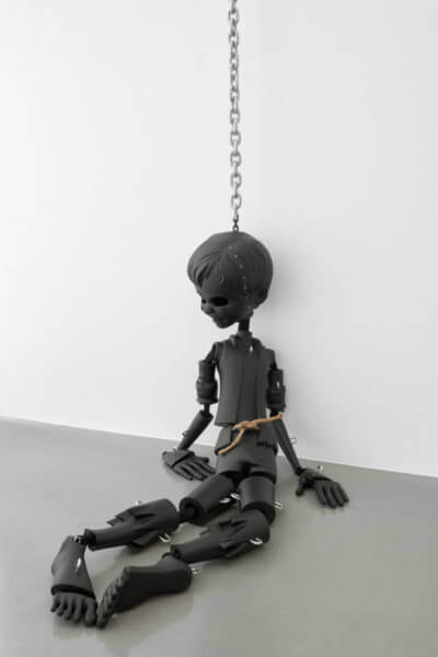 Jordan Wolfson, <em>Black Sculpture</em>, 2017. Installation view at Sadie Coles HQ.