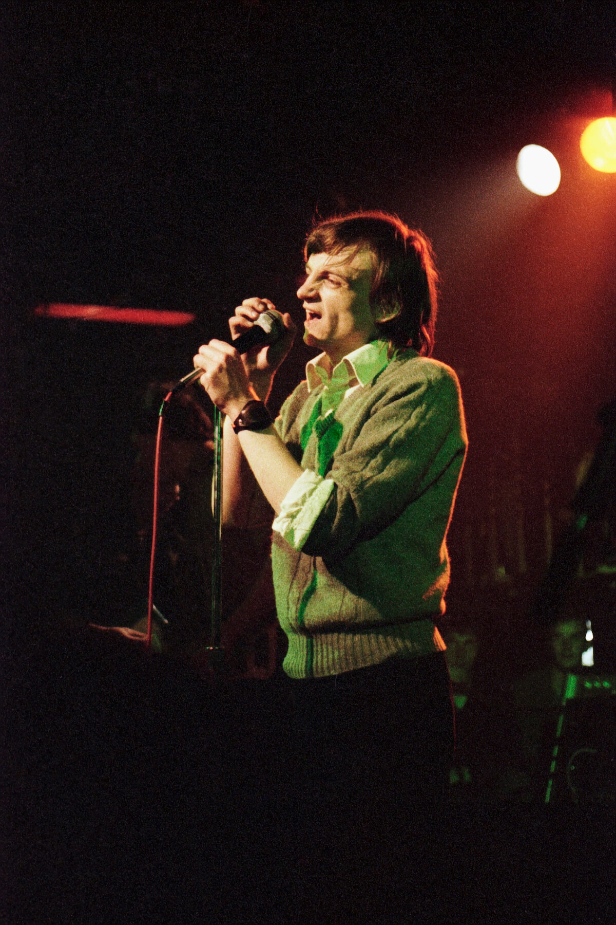Mark E. Smith performing at Auckland's Mainstreet Cabaret, in August 1982. Photo: Jonathan Ganley.